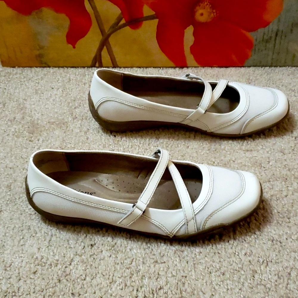 Shoes - Picture 3 of 5